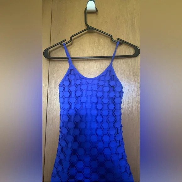 Halter top - Picture 2 of 4